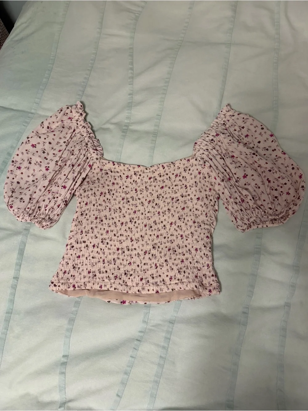 ASTR The Label Light Pink Floral Ruched Puff-Sleeve Blouse